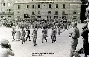 CAMPAGNE D ITALIE 1944 SIENNE  14 JUILLET   (3)